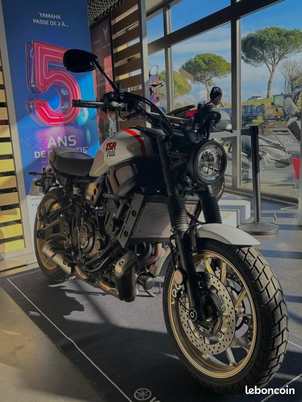 Yamaha XSR 700 XTRIBUTE 689 cm3 (image 2)