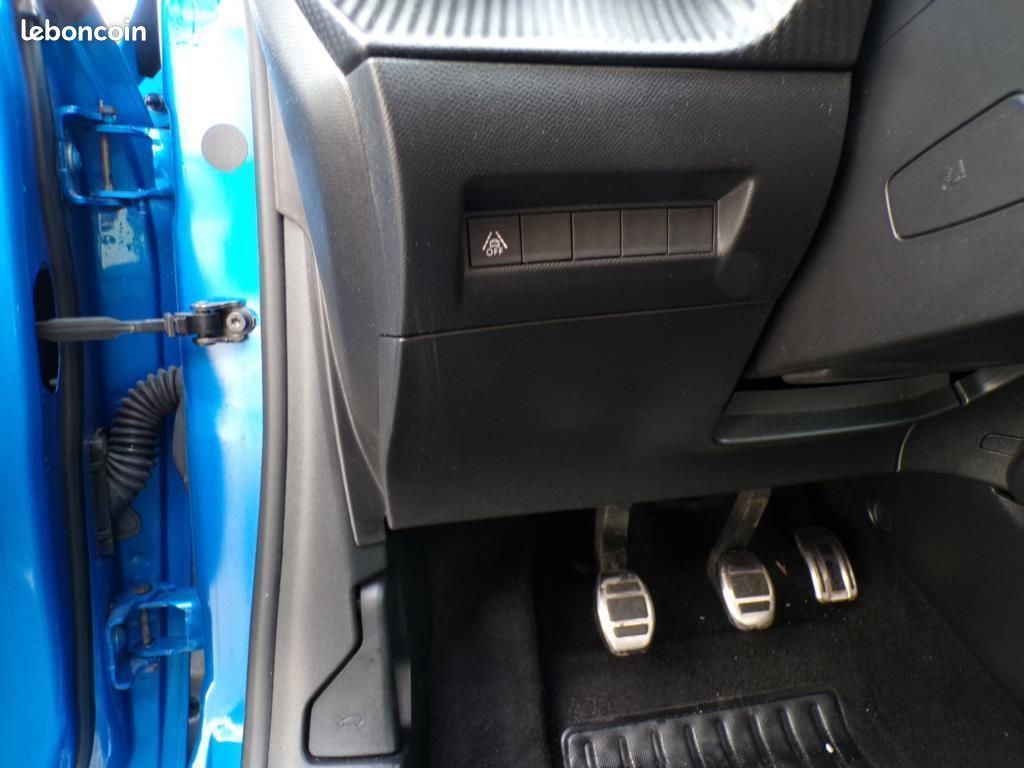 Peugeot 208 1.5 BLUEHDI 100 cv GT LINE (image 15)