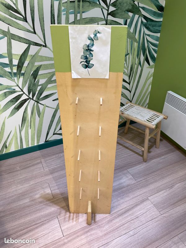 Présentoir en bois (image 1)