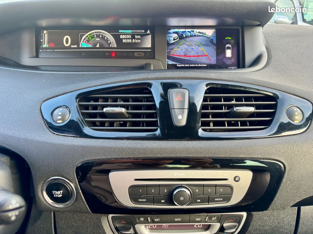 RENAULT Scenic TCE 130 ENERGY BOSE ÉDITION / CT OK / SUIVIE CONCESSION COMPLET/ RAS (image 16)