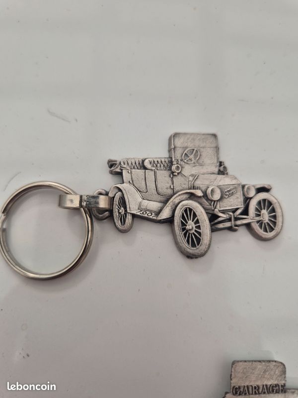 Porte-clés Vintage Ford – Plastique Danois Années 1980 – Concessionnaire Auto – Rare