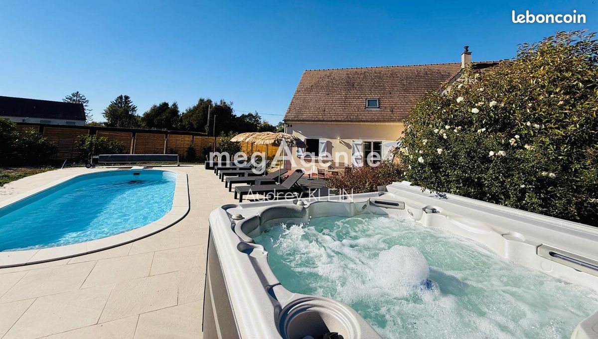 Maison 7 pièces 228 m² · à Perceneige · 228 m² · 457 000 €