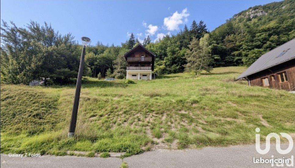 Terrain 557 m² · au Châtelard · 557 m² · 55 130 €