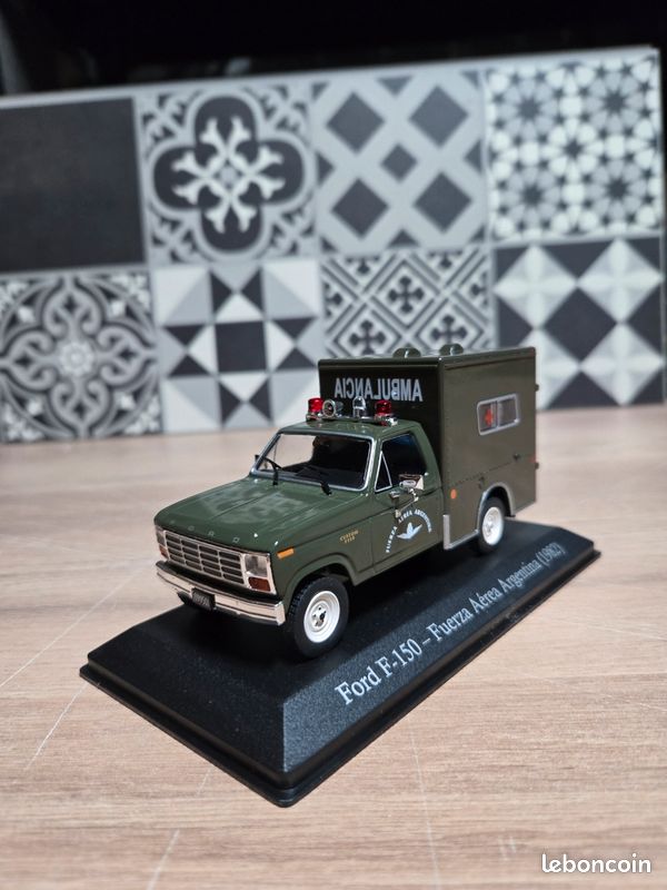 China MF-732 FORD FAIRLANE 1965 AMBULANCE & SIREN Car Tin Friction MIB`65 RARE