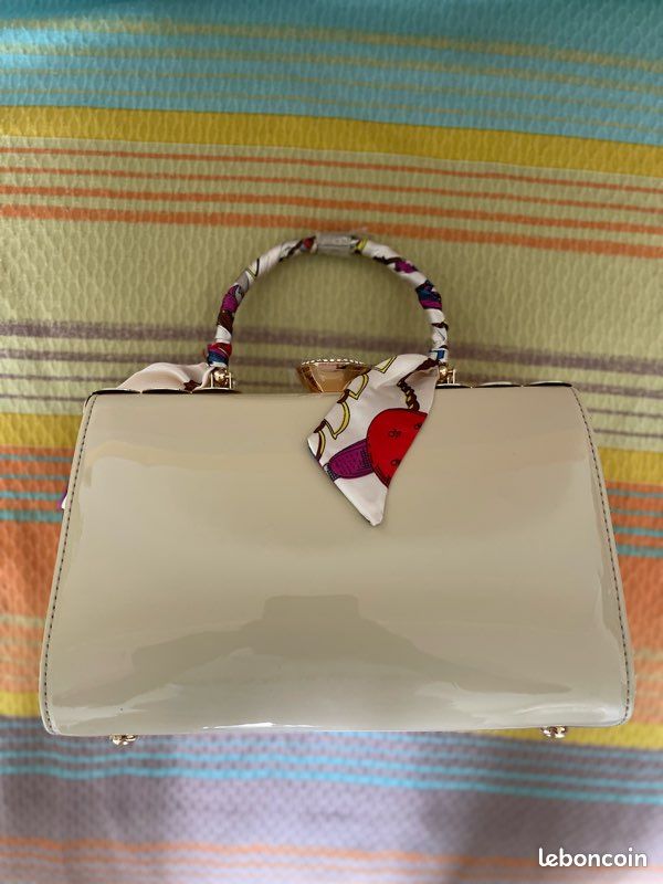 Sac à main chic avec fermoir bijou – parfait soirée / mariage (image 7)