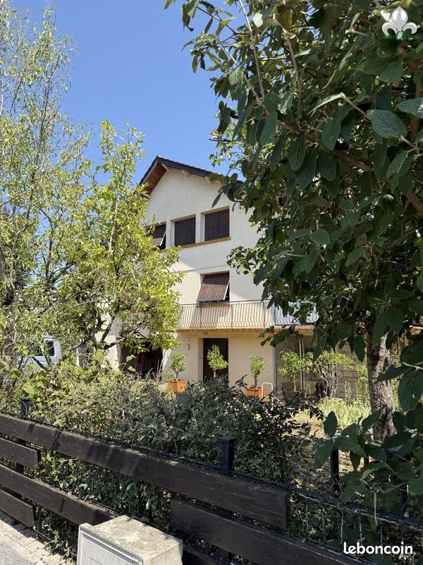 Maison 8 pièces 200 m² · à Fontaine-lès-Dijon · 200 m² · 480 000 €