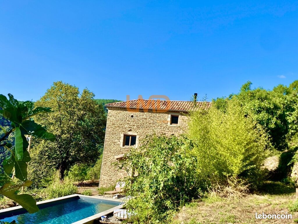 Maison 8 pièces 200 m² · à Sanilhac · 200 m² · 699 000 €