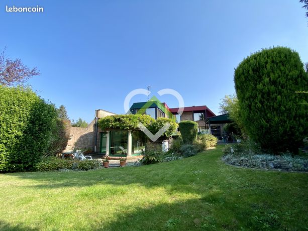 Maison 15 pièces 325 m²