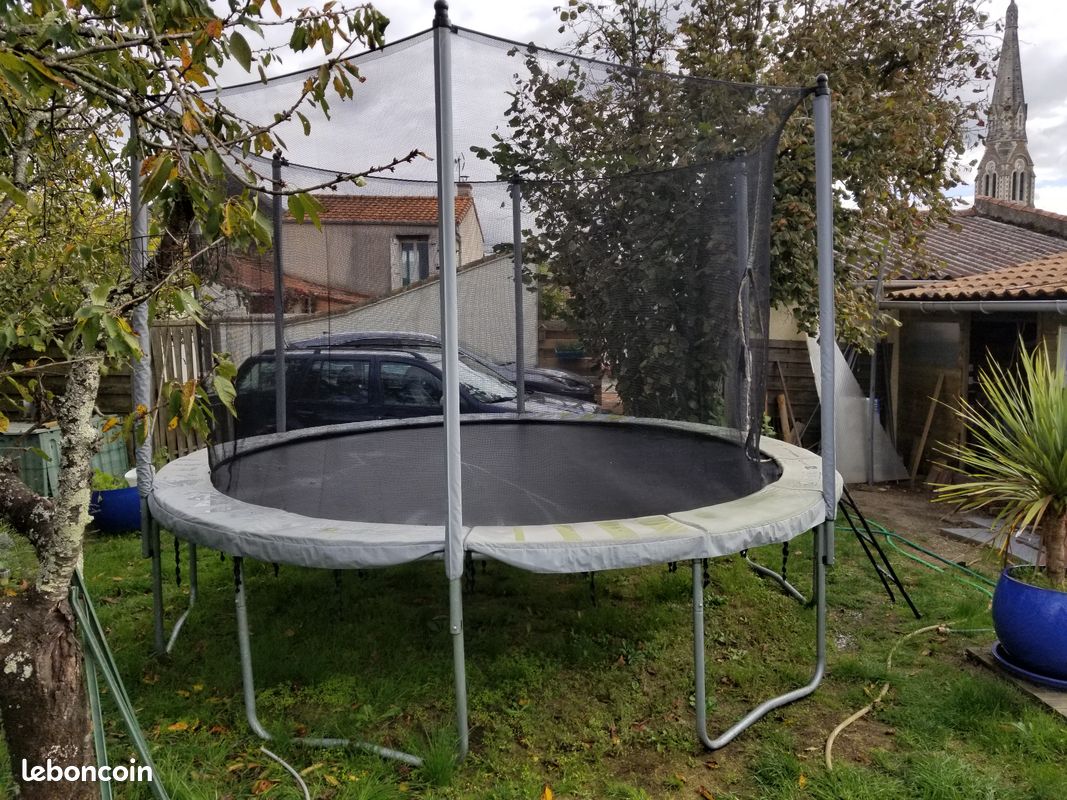 A vendre TREMPOLINE (image 2)