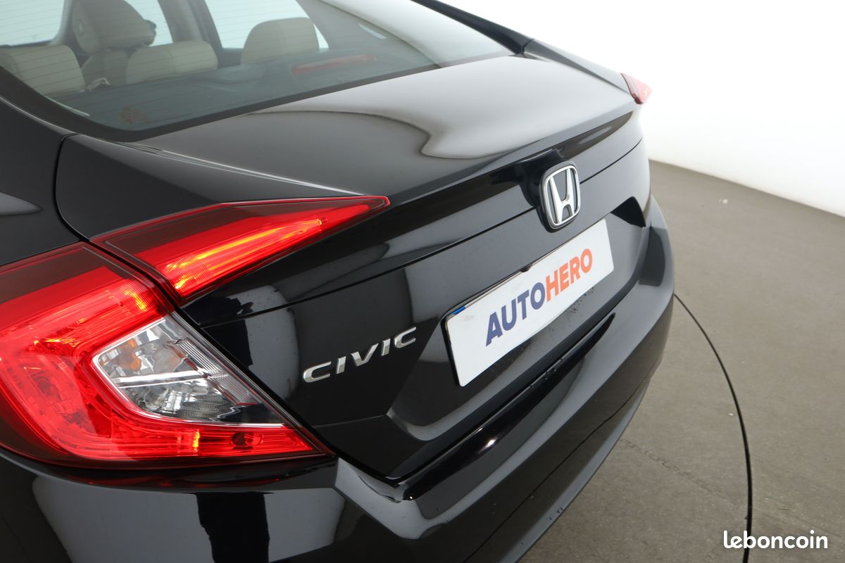 Honda Civic 1.6 i-DTEC Exclusive AT 4P 120 ch (image 30)