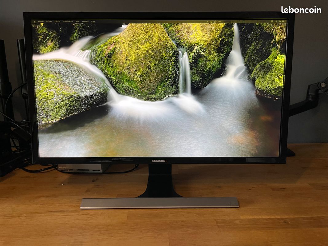 Ecran 28" 4K 1ms Freesync Samsung UE590 (image 1)