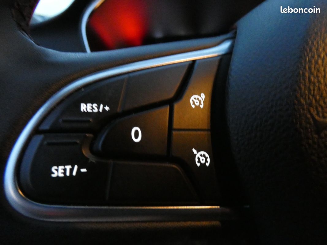 RENAULT MEGANE IV BERLINE Blue dCi 115 - 20 Business (image 29)