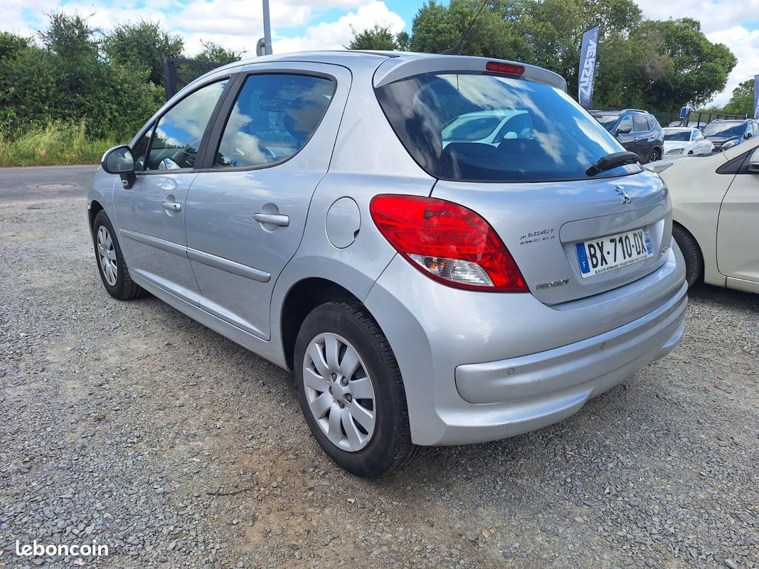 PEUGEOT 207 1.6 HDi 92ch FAP Active (image 3)