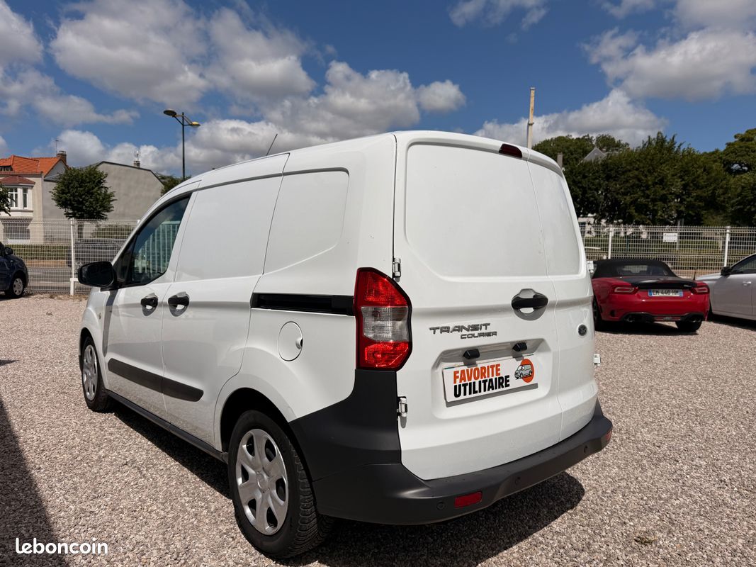 Ford transit courier trend business 70cv double portes laterales Prix TTC : 10 490 Prix H.T : 8 741.66 (image 2)