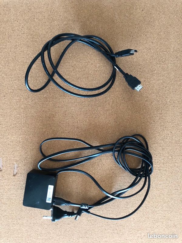 Écran Samsung SR35 24" HD + adaptateur (image 5)