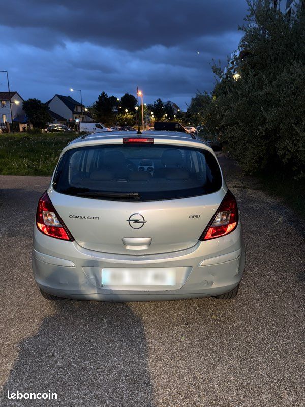 Opel corsa 2009 (image 2)