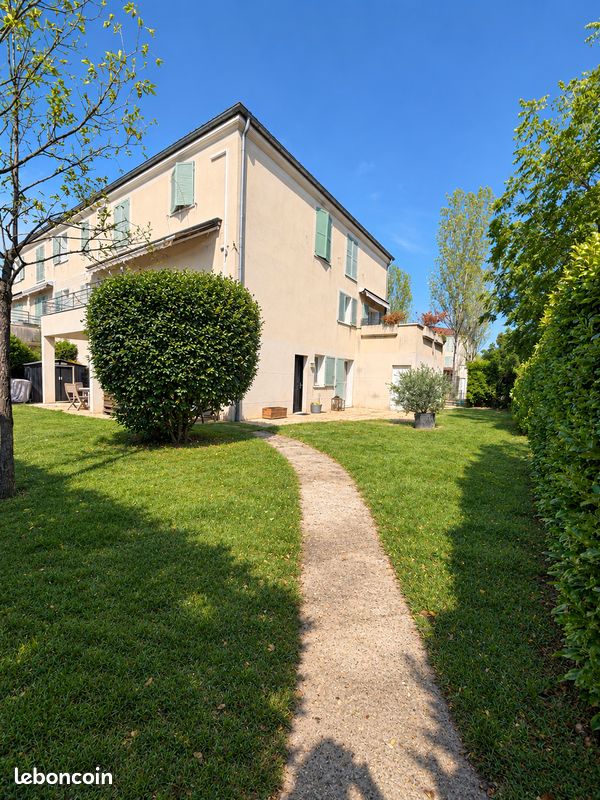 Appartement 3 pièces 49 m² · à Saint-Priest · 49,1 m² · 240 000 €
