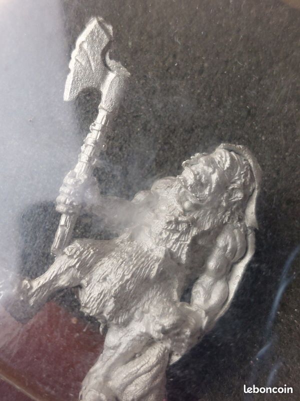 Figurine Ancienne En Métal – Illusionniste Ral Partha + Autre Pièce à Identifier