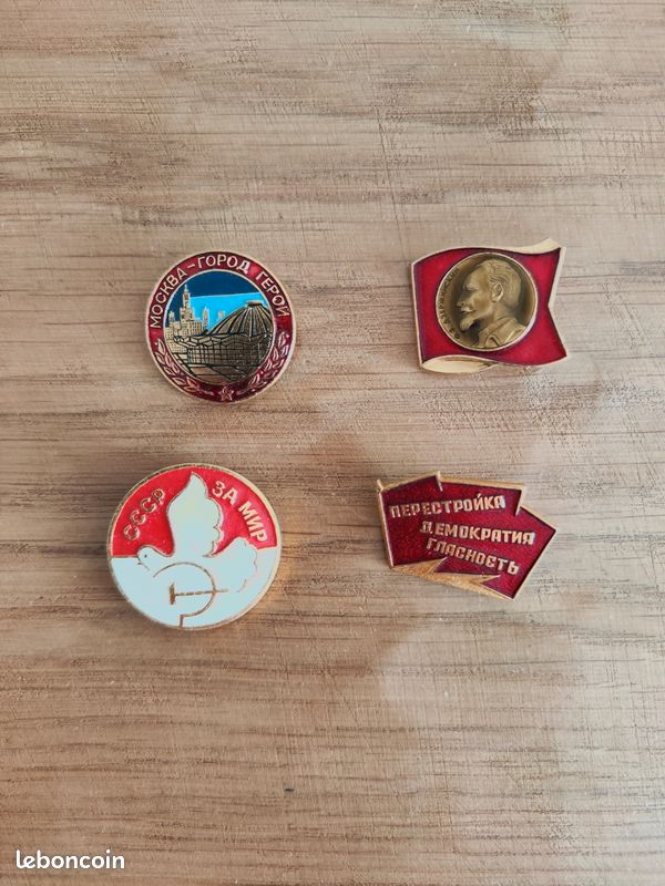 LOT MILITARIA RUSSE URSS insigne badge document militaire Lénine EUR 19