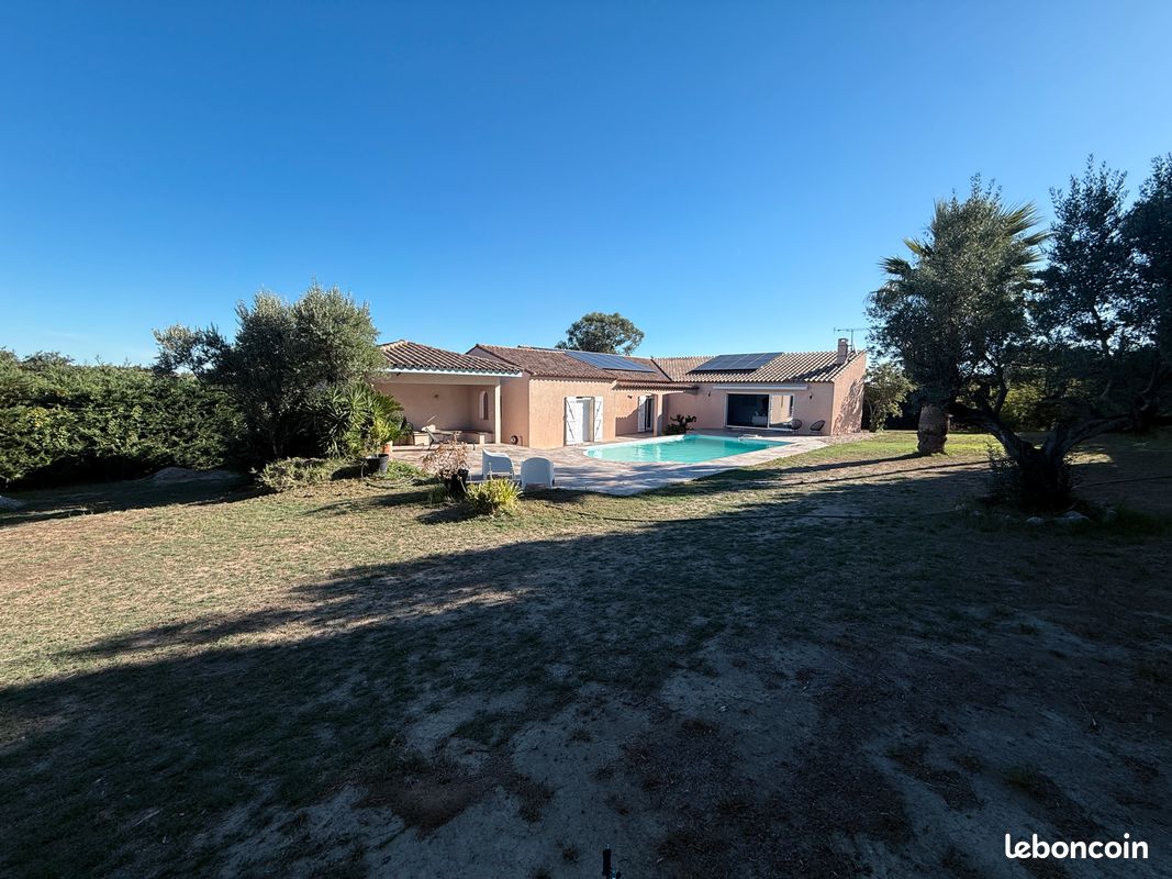 Maison 7 pièces 196 m² · à Trouillas · 196 m² · 599 000 €