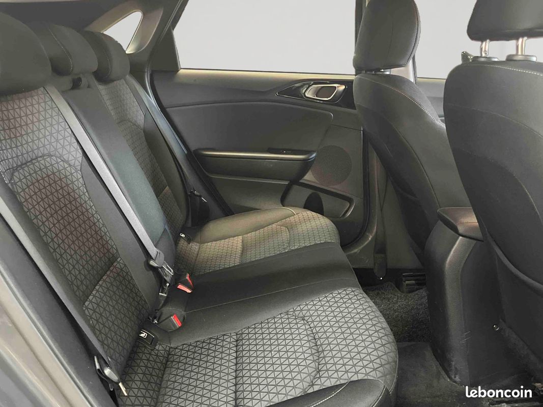 KIA CEED 1.6 CRDi 115 ch ISG DCT7 Active (image 19)