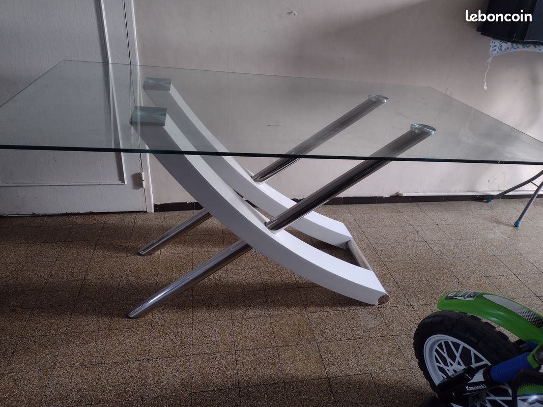 Table.en verre (image 1)