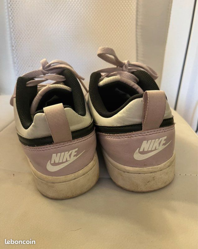 Paire de Nike rose (image 2)