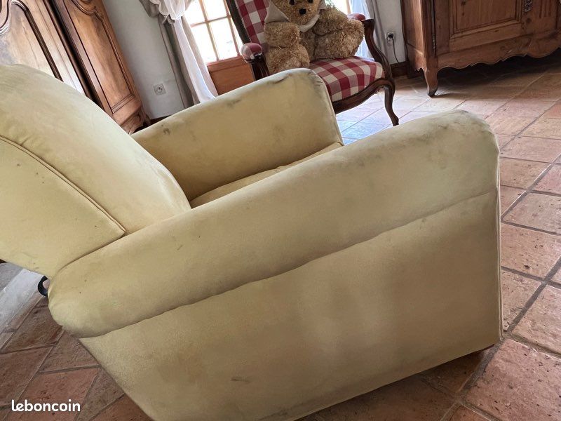 Fauteuil club à restaurer (image 2)