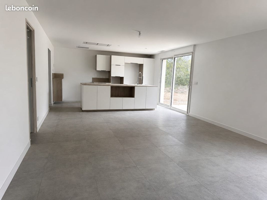 Maison 4 pièces 92 m² · à Carignan-de-Bordeaux · 92 m² · 1 500 €