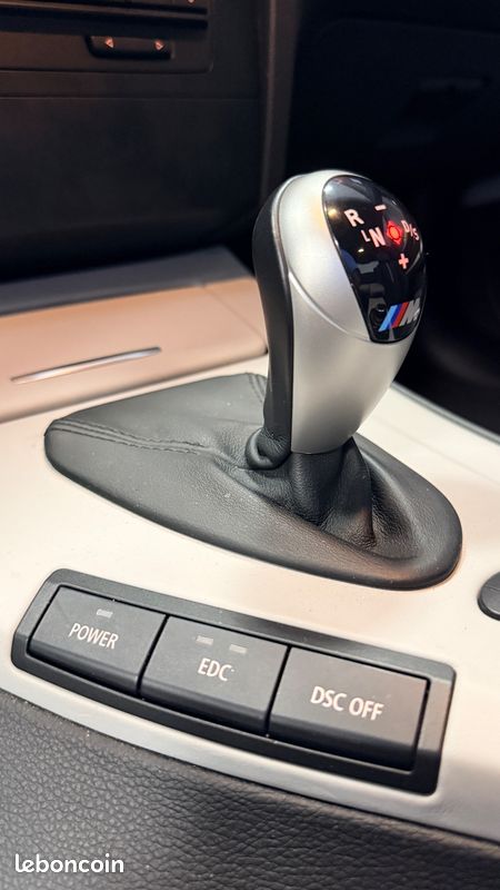 BMW M3 4.0 V8 420CV (E92) EDITION LIMITE BLACK AND WHITE (707 EXEMPLAIRES) BOITE DKg (image 19)