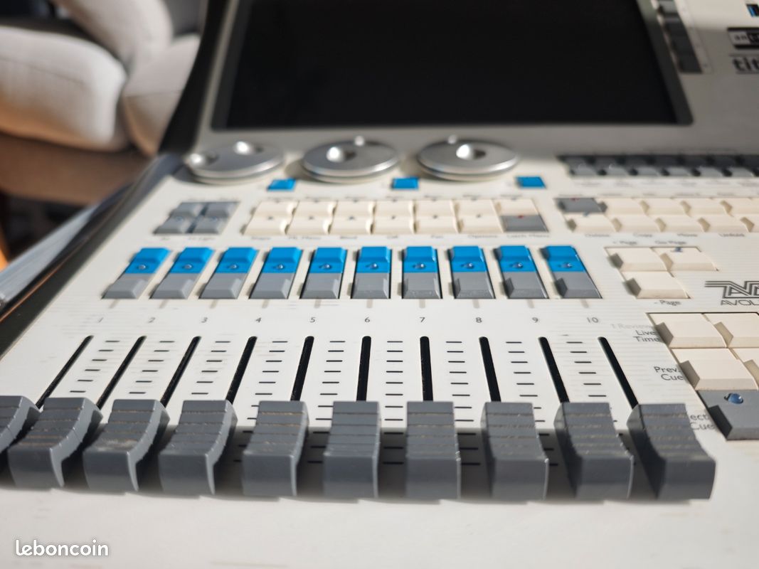 Console Lumière Avolites Azure 2000 - DMX - Occasion Fonctionnelle