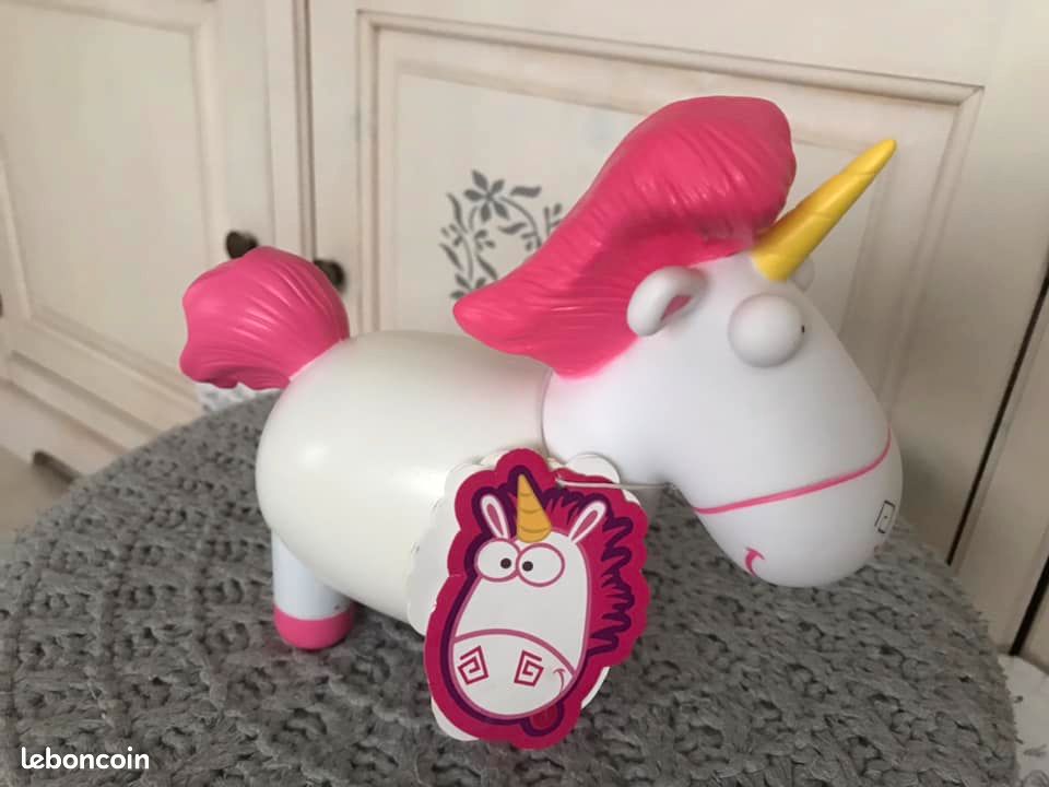 Doudou peluche Licorne Moi, moche et méchant Agnès tres bon etat