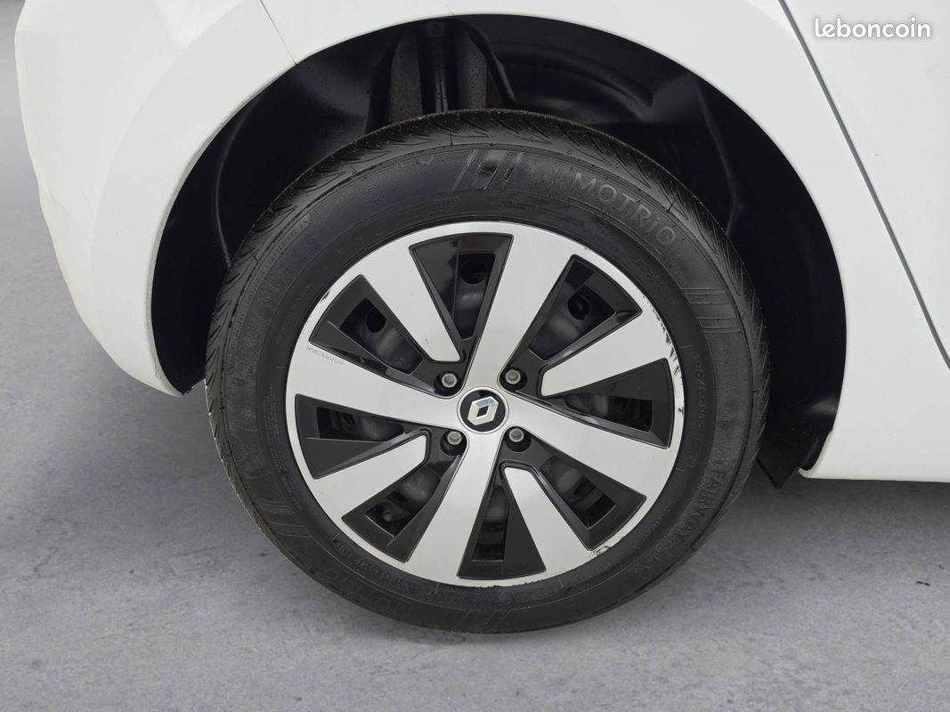 RENAULT Clio TCe 90 Equilibre (image 22)