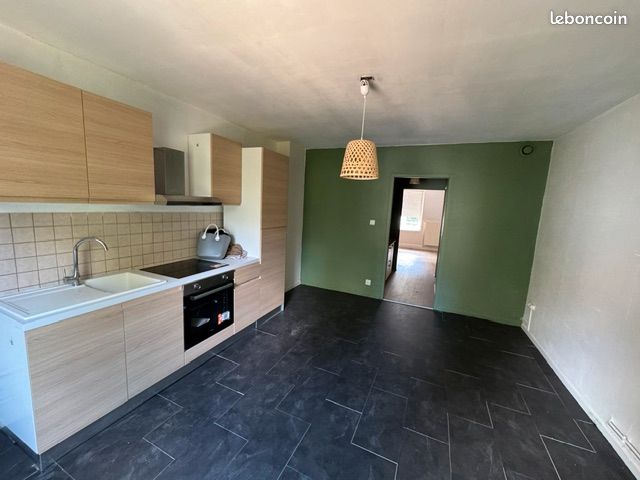 Appartement 4 pièces 93 m² · à Joeuf · 93 m² · 670 €
