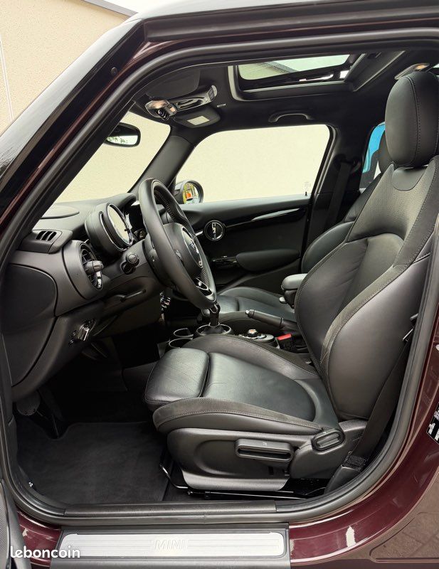 MINI COOPER F55 136 ch BVA7 PURE BURGUNDY | TOIT PANO | CARPLAY | HUD | GARANTIE 12 MOIS (image 7)