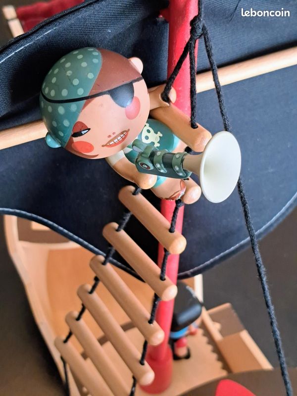 Bateau Pirate En Bois Arty Toys - Djeco - 52x40cm - Jeu Décoratif Enfant - Déco Chambre