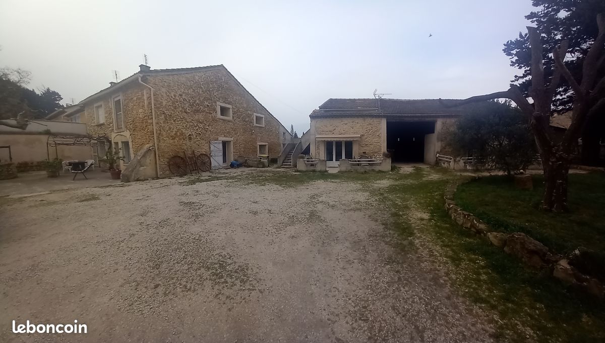 Maison 12 pièces 217 m² · à Orange · 217 m² · 490 000 €