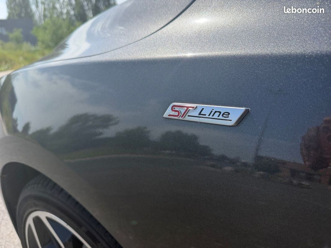 FORD FOCUS 1.5 EcoBoost 150 SS BVA8 ST Line - GPS - Caméra - Détecteur angles mort - Carplay - Suivi à jour (image 22)