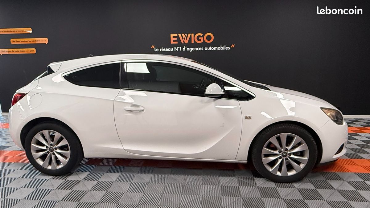 OPEL ASTRA GTC 1.7 CDTI 130ch FAP START/STOP SPORT (image 22)