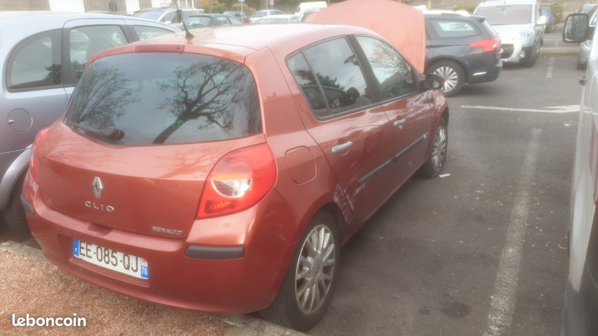 Clio 3 1.5L dCi 86cv année 2008 110000 km (image 1)