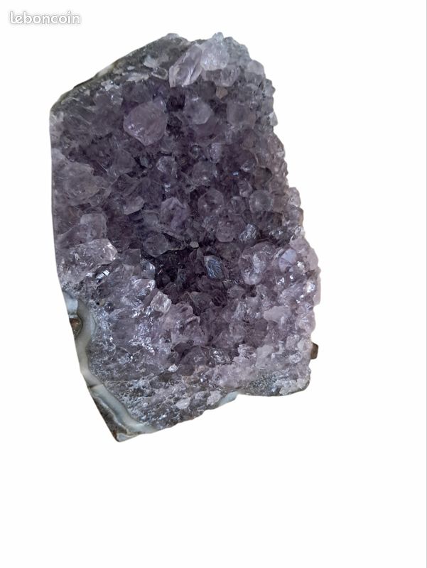 Géode massive Améthyste Uruguay AA violet froid 750 grs (image 9)