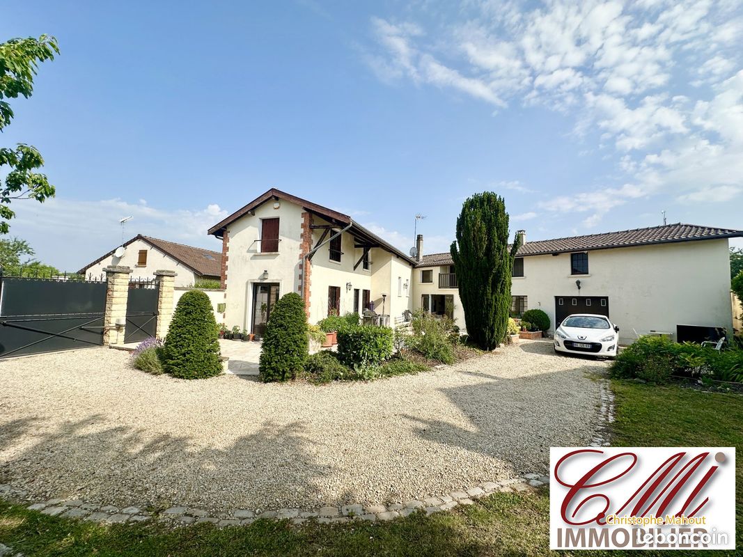 Maison 9 pièces 220 m² · à Vitry-en-Perthois · 220 m² · 215 000 €