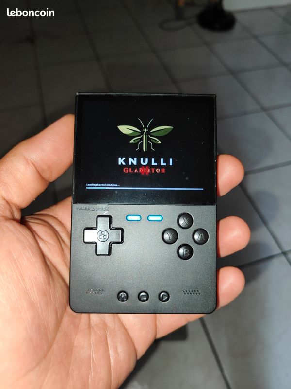 Trimui brick noir sd 128gb comme neuf (image 2)
