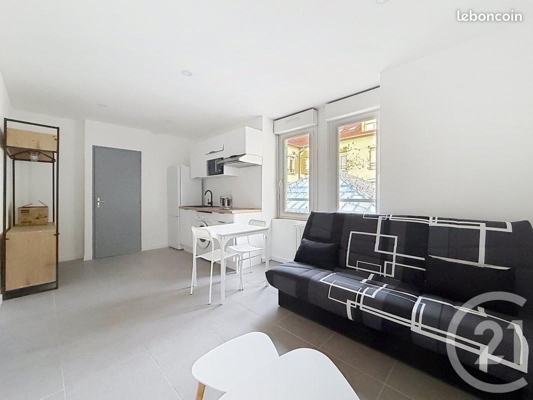 Appartement 1 pièce 18 m² · à Sochaux · 18 m² · 350 €