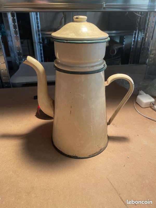 Cafetière ancienne (image 1)
