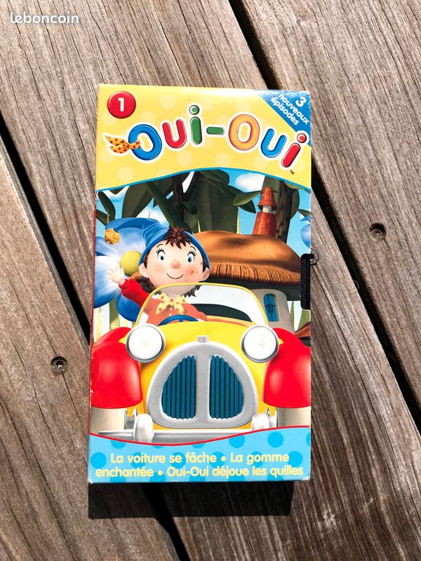 Lot de 3 VHS dessins animés Oui-Oui, Babe, Monstre et cie (image 2)