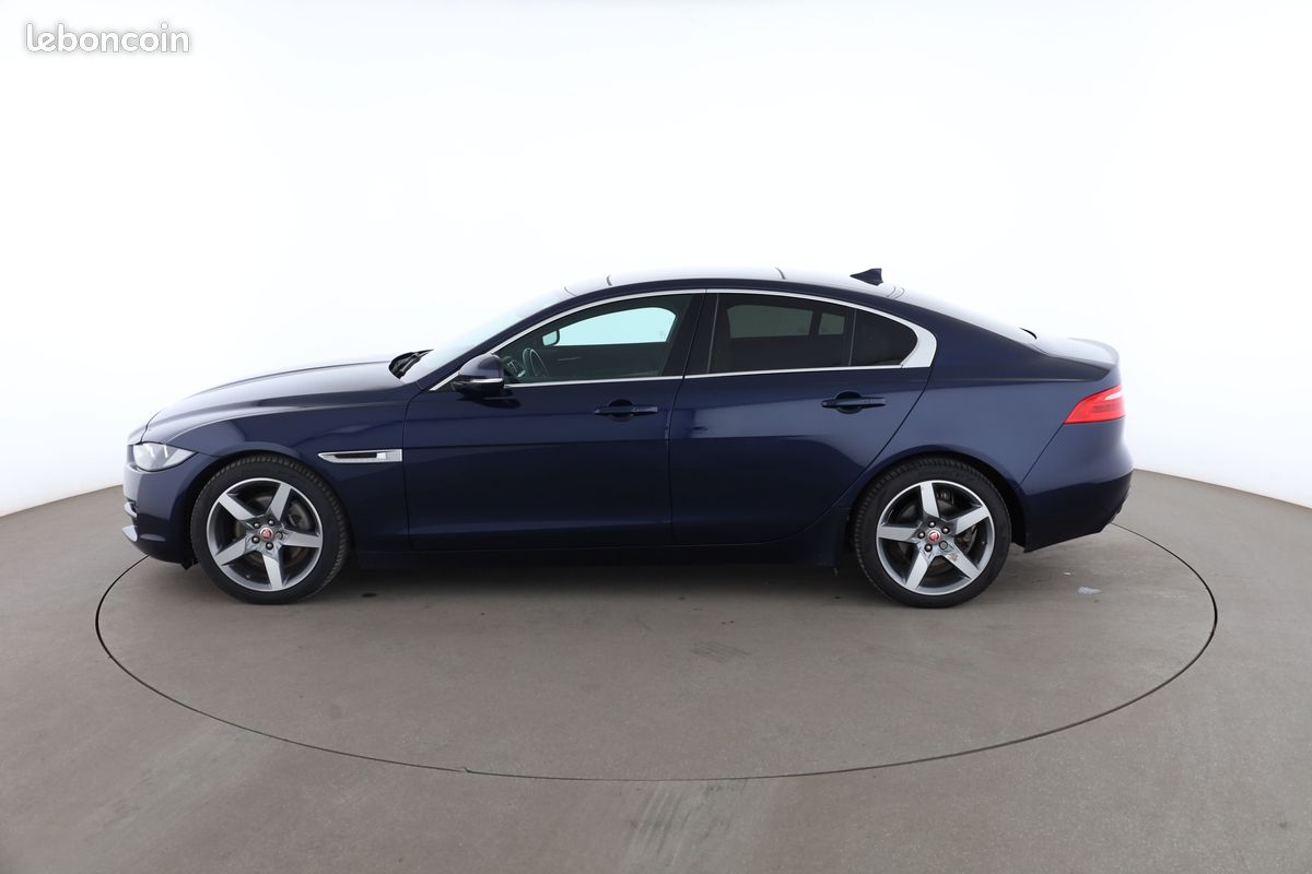 Jaguar XE 2.0d Prestige Auto 180 ch (image 11)