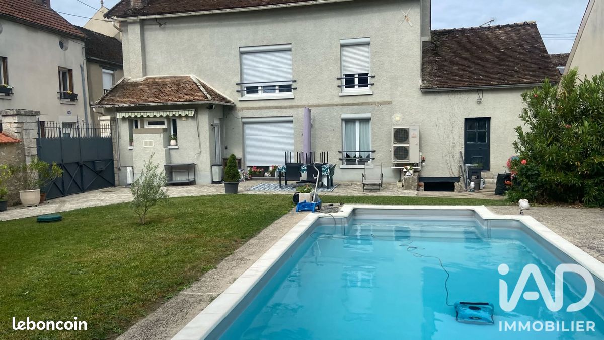 Maison 4 pièces 142 m² · à Château-Landon · 142 m² · 272 000 €