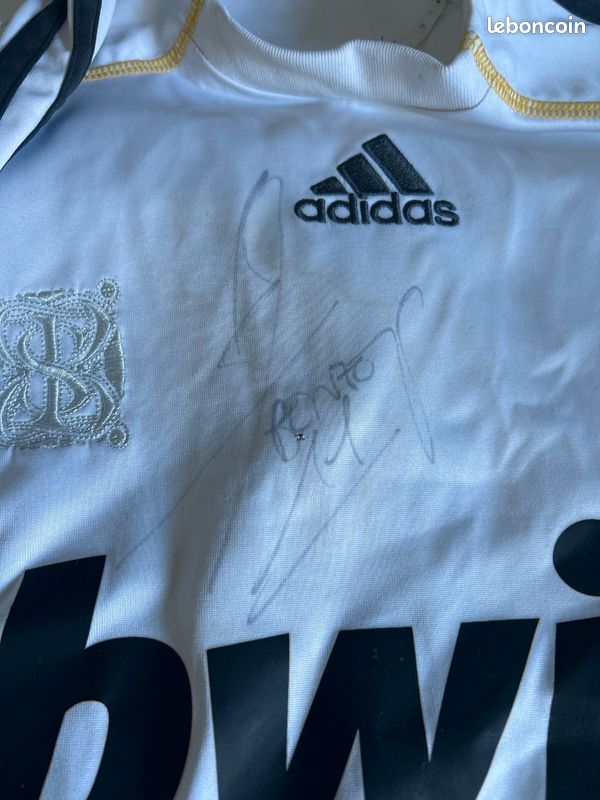 Maillot real madrid 09/10 dédicacé par benzema (image 11)