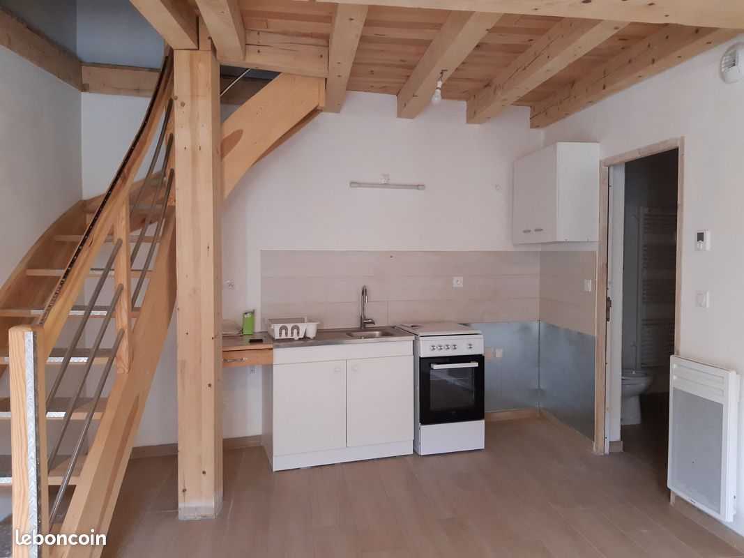 Appartement 3 pièces 66 m² · à Saint-Martin-de-Fugères · 66 m² · 515 €/mois